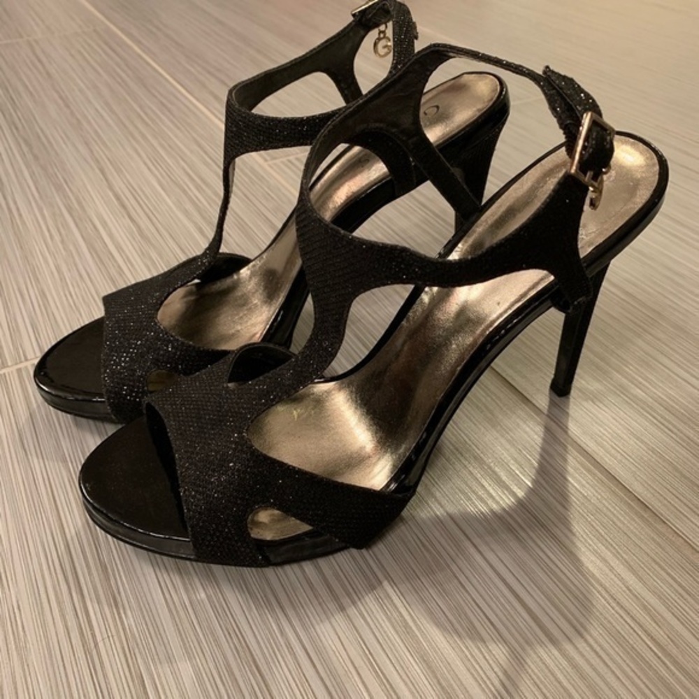 Guess “Corsage” Heeled sparkle sandal